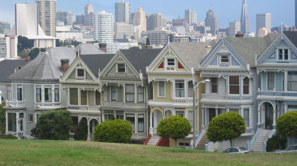 בתים ויקטוריאניים בכיכר אָלָמוֹ