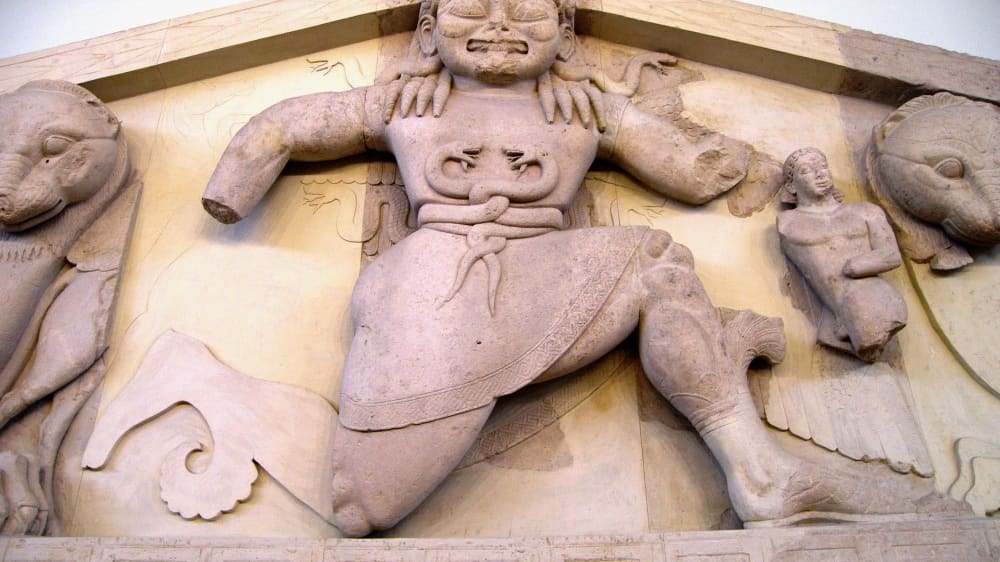 גמלון המדוזה במוזיאון לארכיאולוגיה של קורפו