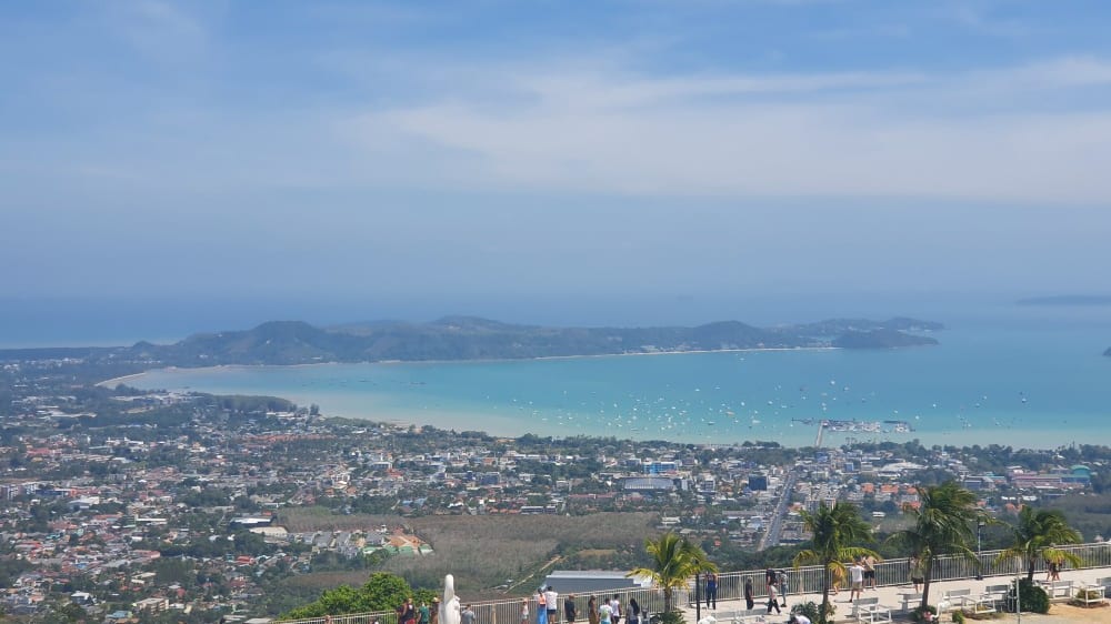 מפרץ צ'אלונג מתצפית הבודהה הגדול