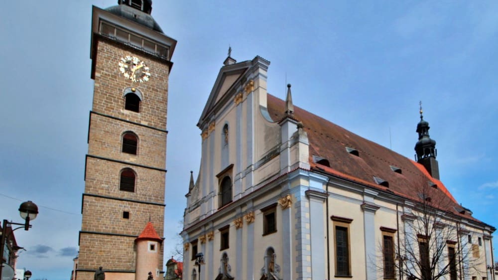 המגדל השחור ליד קתדרלת ניקולאס הקדוש