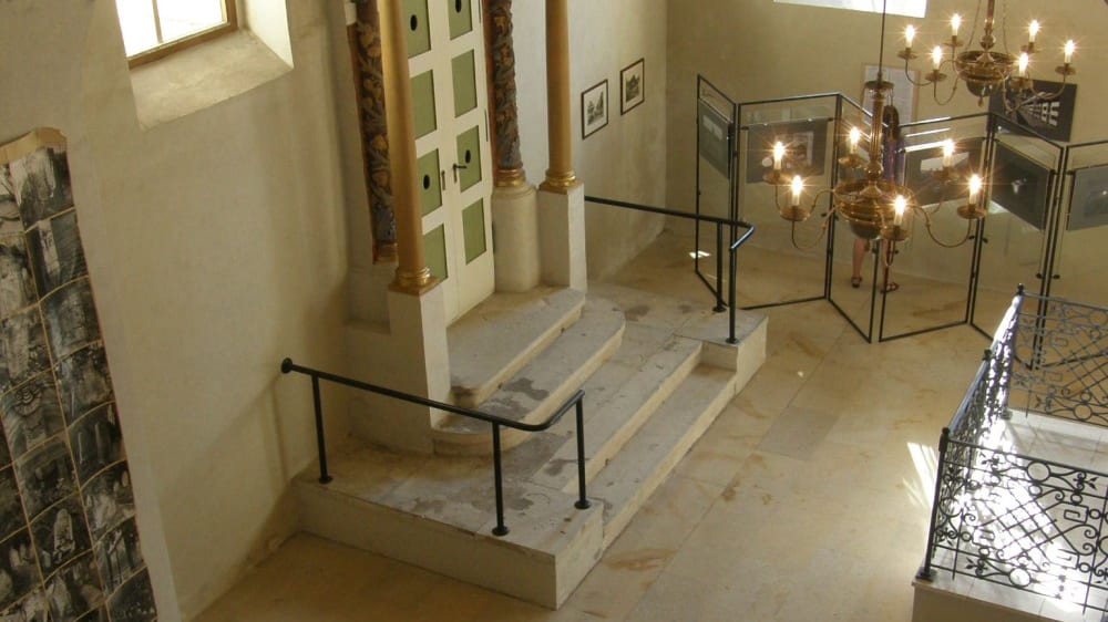 בית הכנסת בבּוֹסקוֹביצֶה