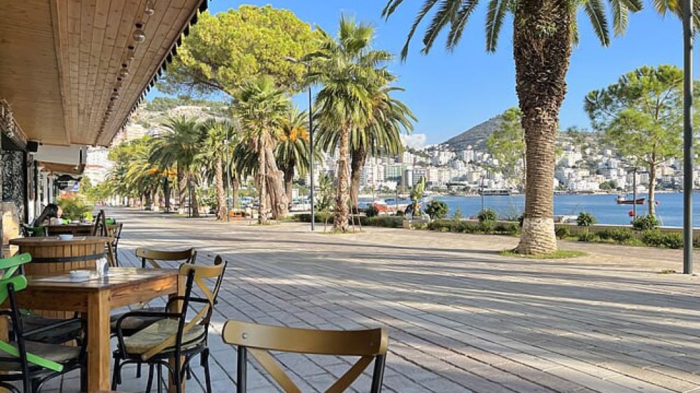 הטיילת לאורך שדרות חאסן תאסיני