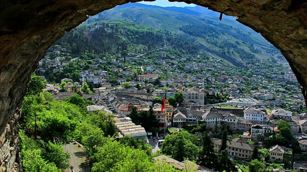 מצודת ג׳ירוֹקָסְטְרָה