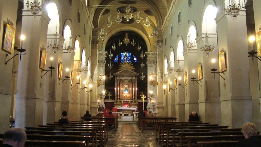 פנים כנסיית סנטה מריה מג׳וֹרֶה