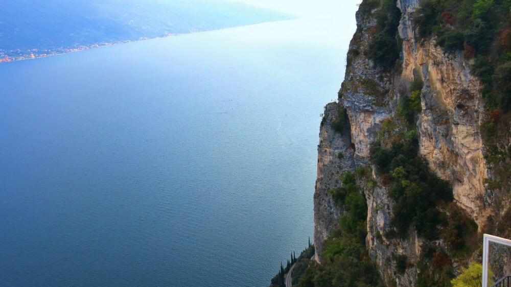 תצפית מפּיֶיבֶה אל האגם