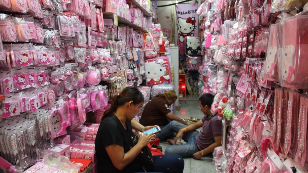 חנות טיפוסית בסמטת סָאמְפֶּנְג