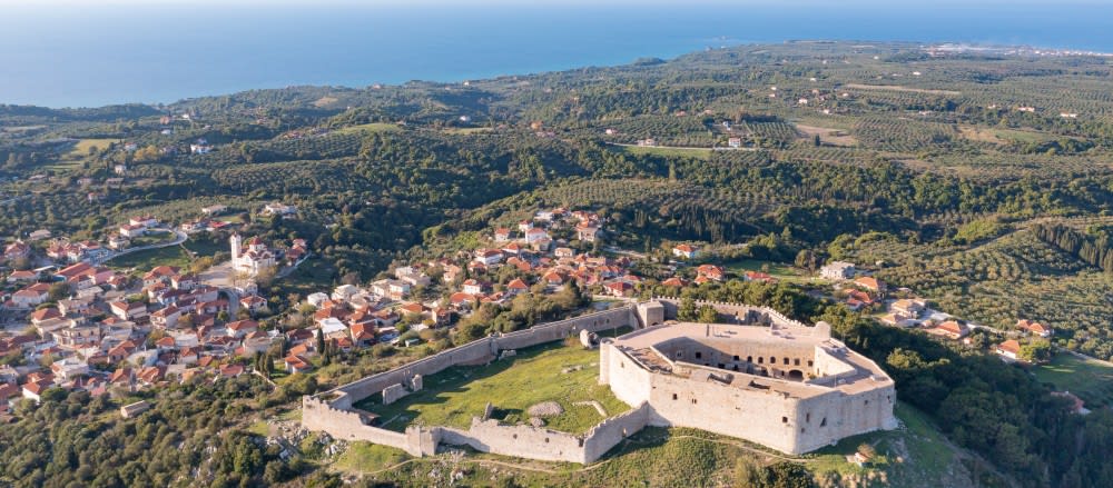 צילום מהאוויר של טירת חְלֶמוּצי