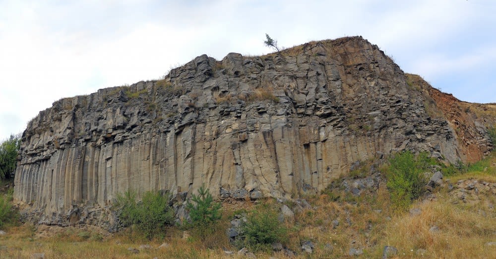 עמודי הבזלת בראקוש