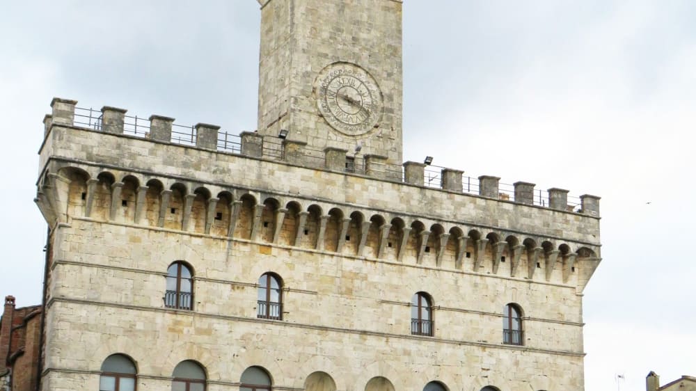 פּאלאצוֹ קוֹמוּנאלֶה