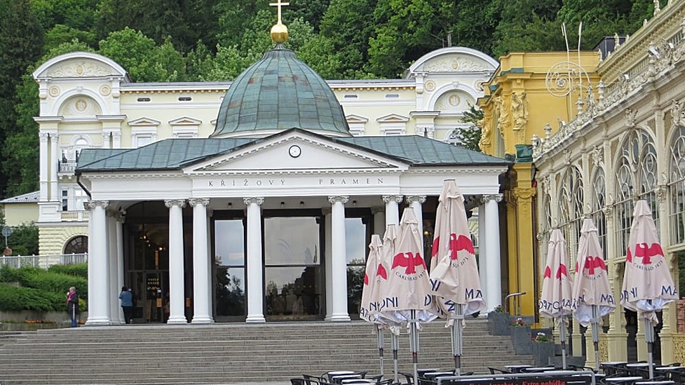 מעיין הצלב במריאַנסקֶה לאזְנֶה