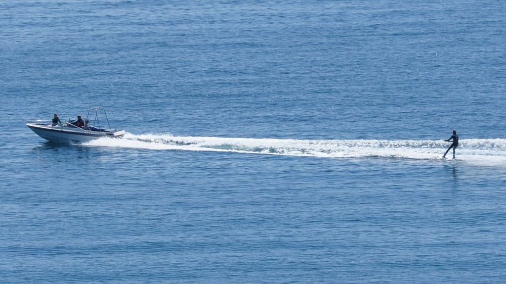 סקי במים שקטים
