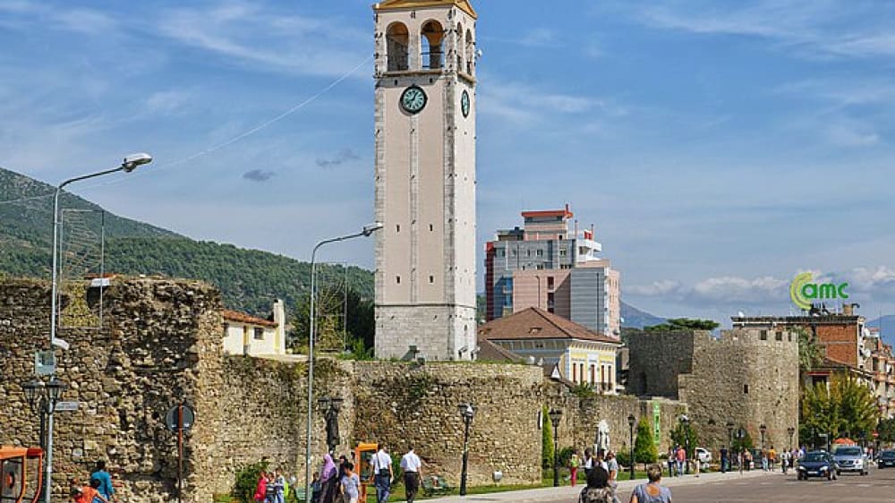 אֶלְבּאסָן