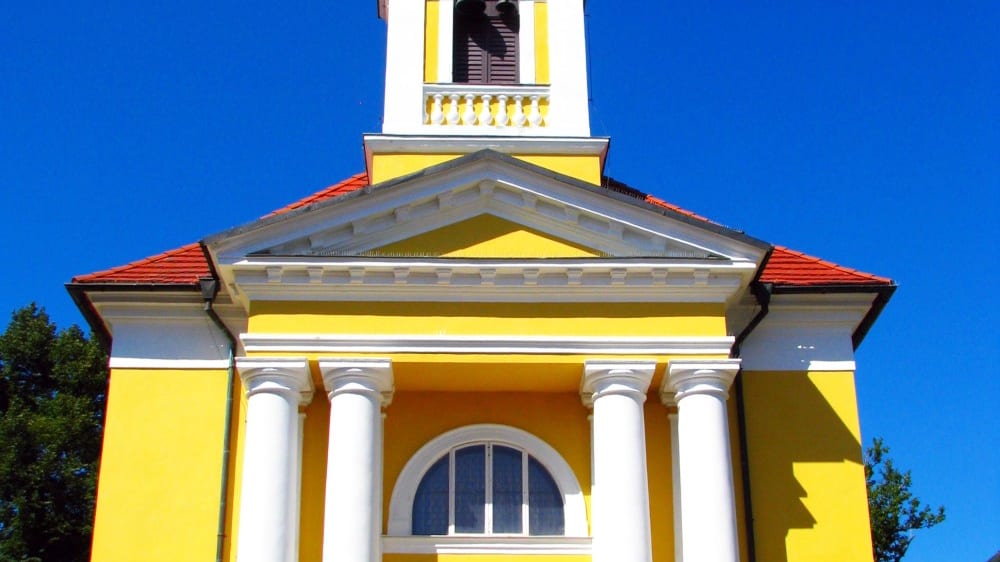 כנסיית הצלב הקדוש בפרָנטישקוֹבי לאזְנֶה