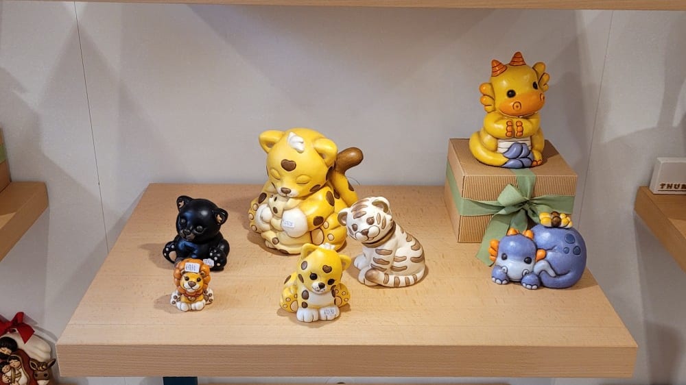 פסלוני חיות בחנות "פרנקו"