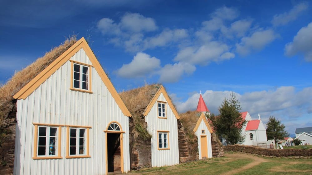 בית הכבול והכנסיה בגלַאוּמבַּאייר