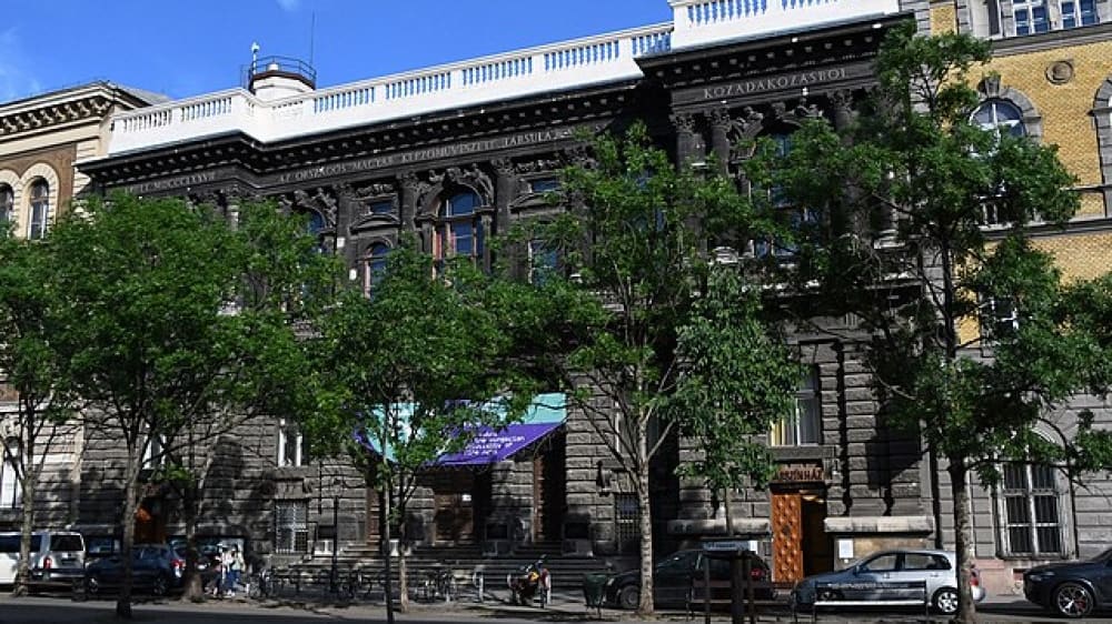 האקדמיה לאמנויות יפות