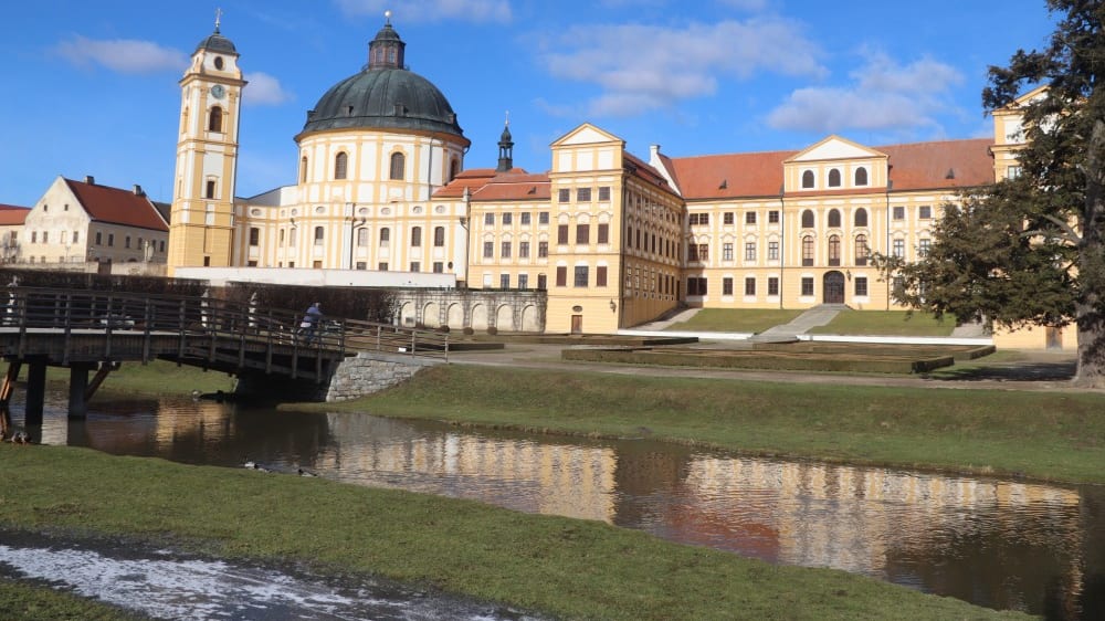 יארוֹמֶרְז׳יצֶה נאד רוֹקיטְנוֹ