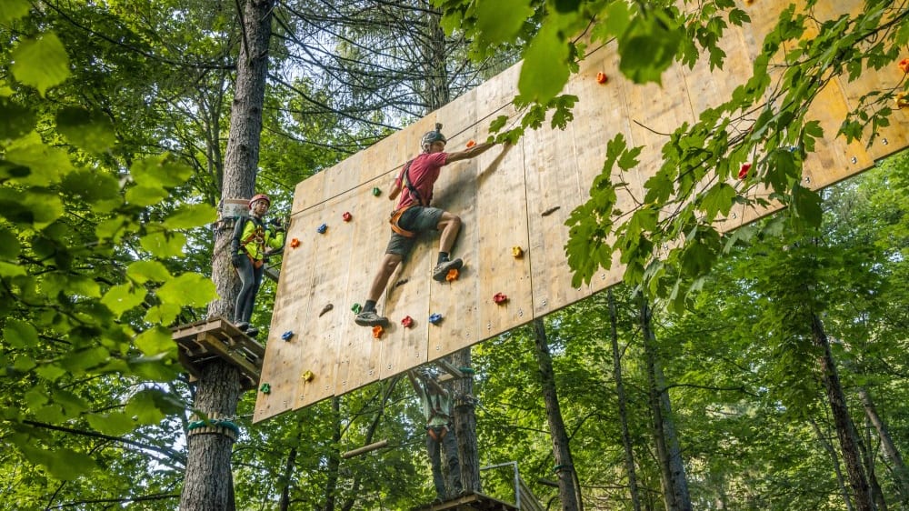 ג׳אנגְל רֵיידֶר פארק צ׳יבֶנָה