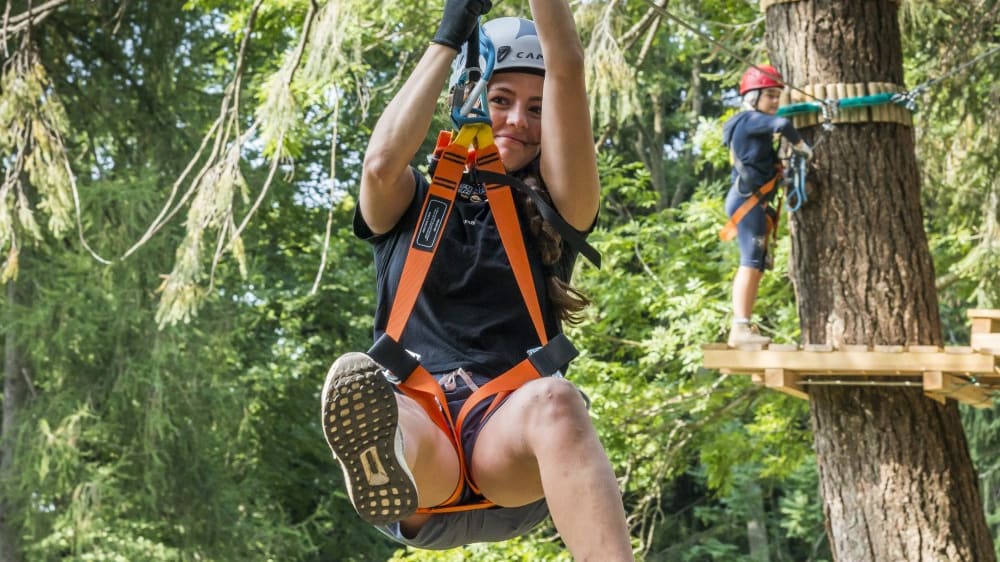 ג׳אנגְל רֵיידֶר פארק צ׳יבֶנָה