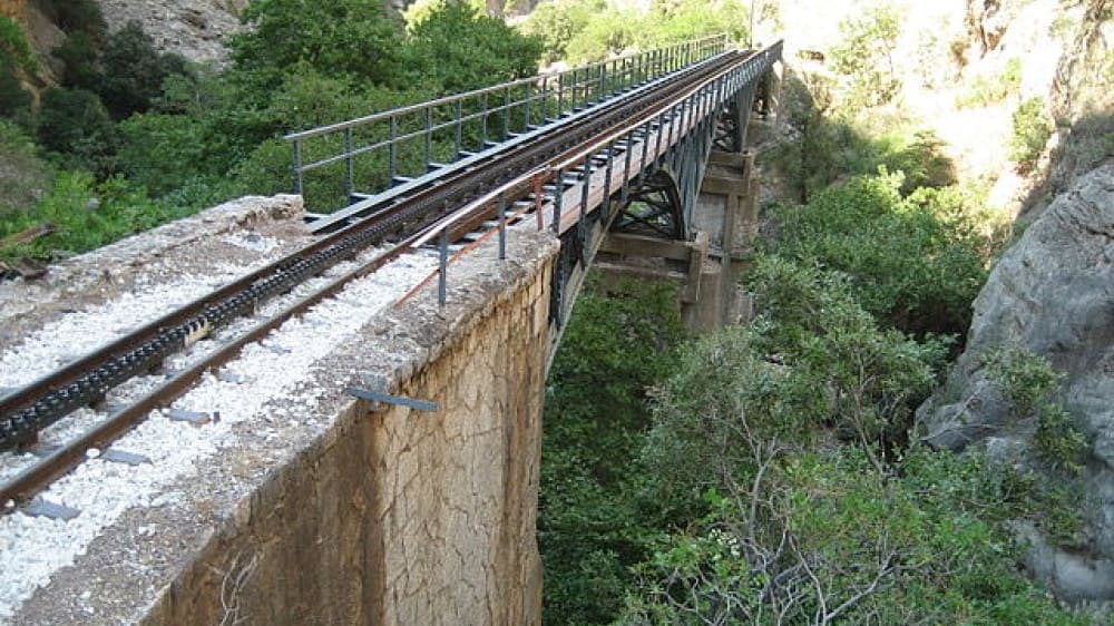 מסילת הרכבת קָלָבְריטָה-דיאַקוֹפטוֹ