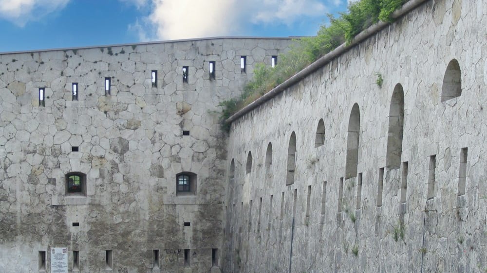 מוֹנוֹשטוֹרי אֶרֶד