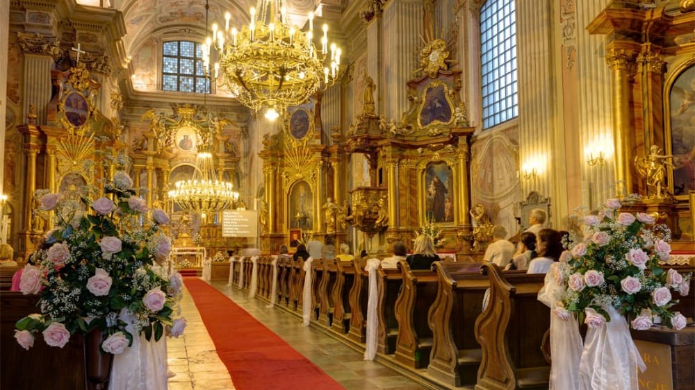 שילוב של סגנונות הרוקוקו והבארוק בכנסיית אנה הקדושה