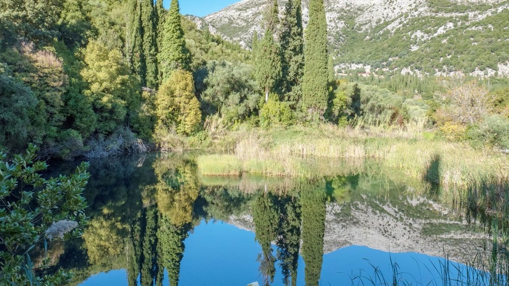 אגם אָביתוֹס, קֶפָלוֹניָה