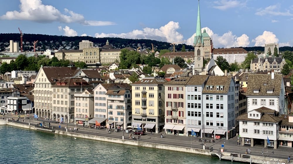 תצפית על העיר העתיקה של ציריך מגבעת לינדֶנהוֹף