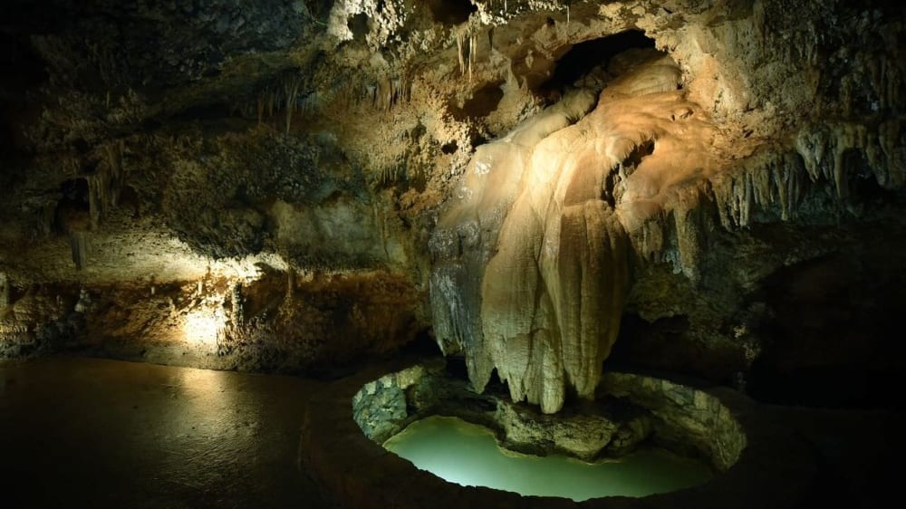 מערת ליפָּה