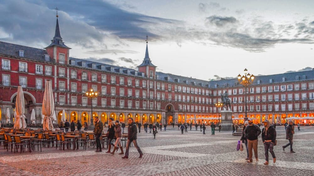 פלאסה מאיוֹר בלב העיר העתיקה של מדריד