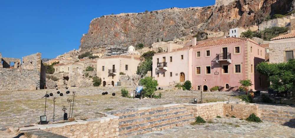 מוֹנֶמבאסִיָה