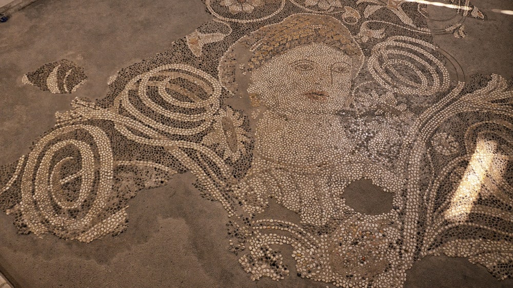 "היפה מדורס" (The Beauty of Durrës) 