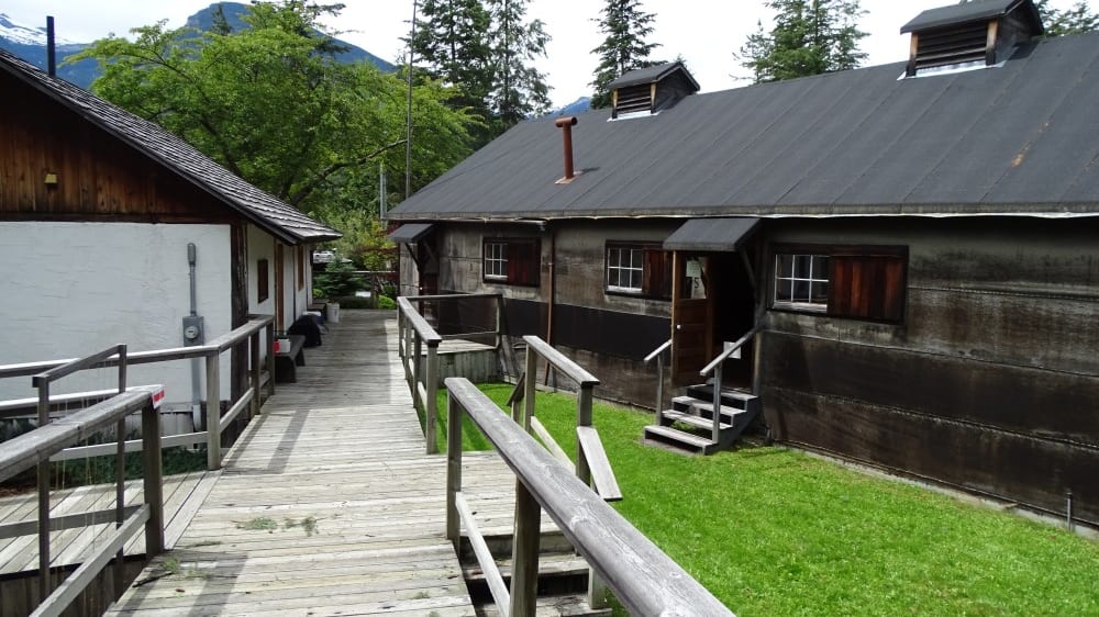 מרכז הזיכרון למחנות העקורים ניקֵיי