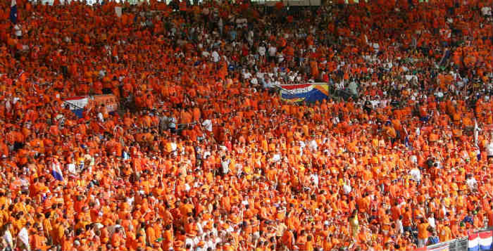 אוהדים כתומים