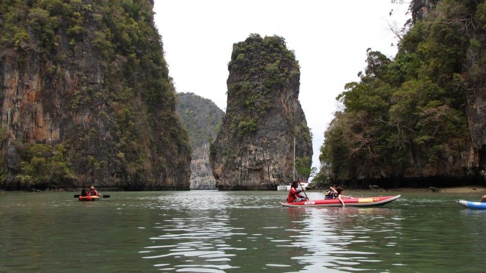 שיט קיאקים במפרץ