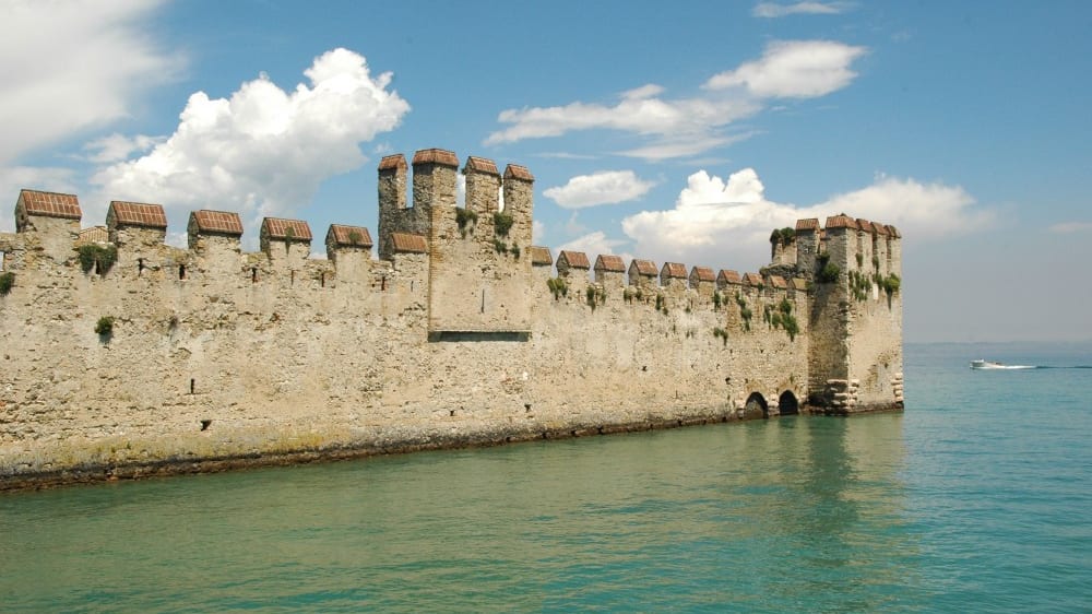 מצודת הסְקָלִיגֶ'רי בסירמיוֹנֶה