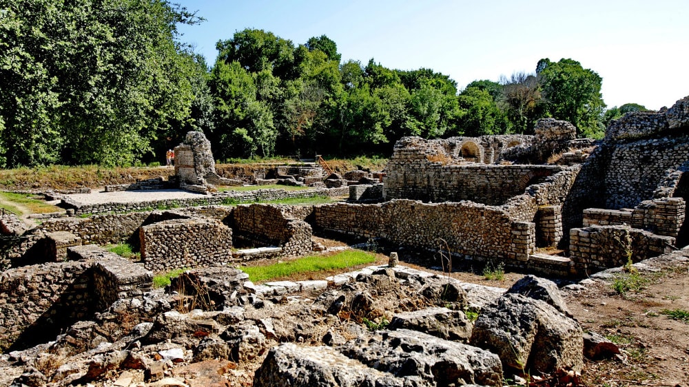 מרחצאות רומיים