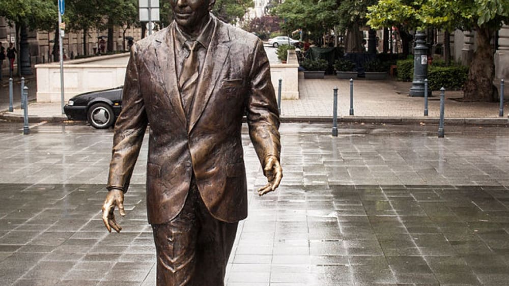 פסל של רונלד רייגן