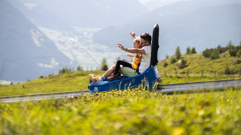 גולשים בירוק במגלשת ההרים רוֹסקוֹפּף