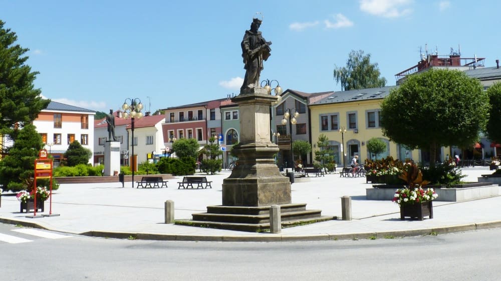 רוֹזְ׳נוֹב פּוֹד ראדְהוֹשְטֶם