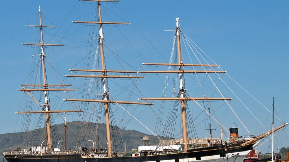 ספינת מפרש מהמאה ה=19 בפארק ההיסטורי הלאומי הימי