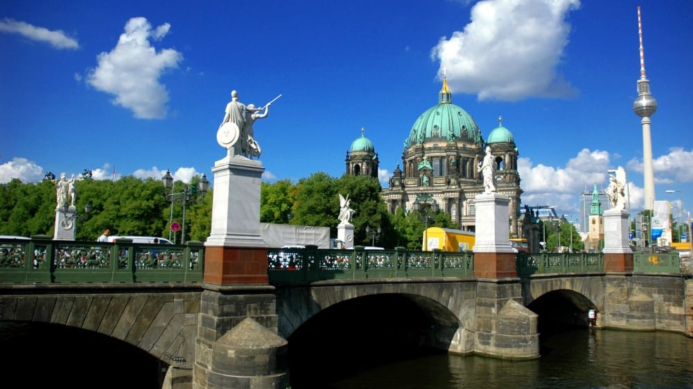גשר הארמון והקתדרלה של ברלין