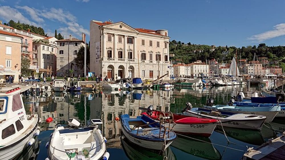 המוזיאון הימי סרגיי מאשֶרָה