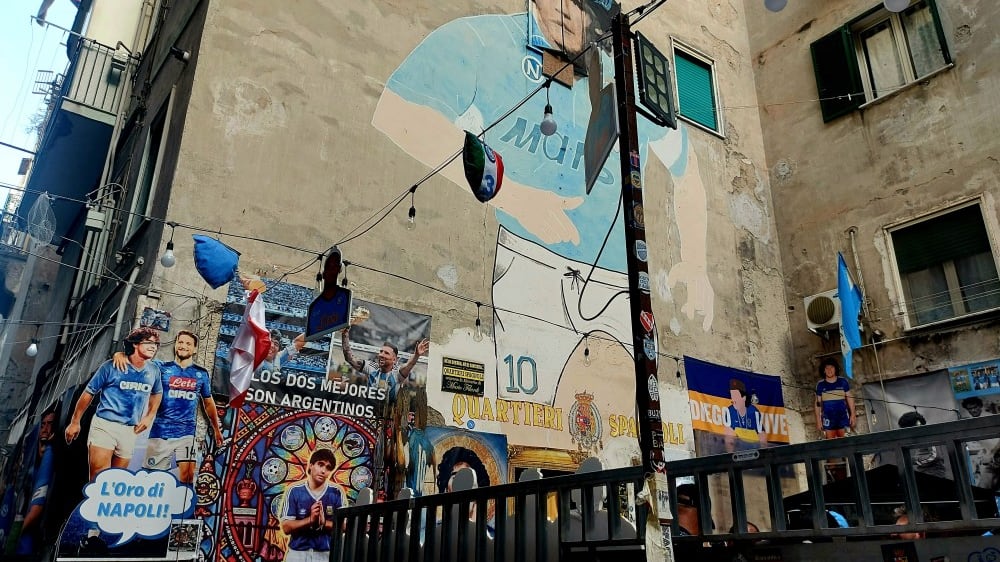 הרובע הספרדי עמוס בציורי קיר, רבים מהם של דייגו מראדונה