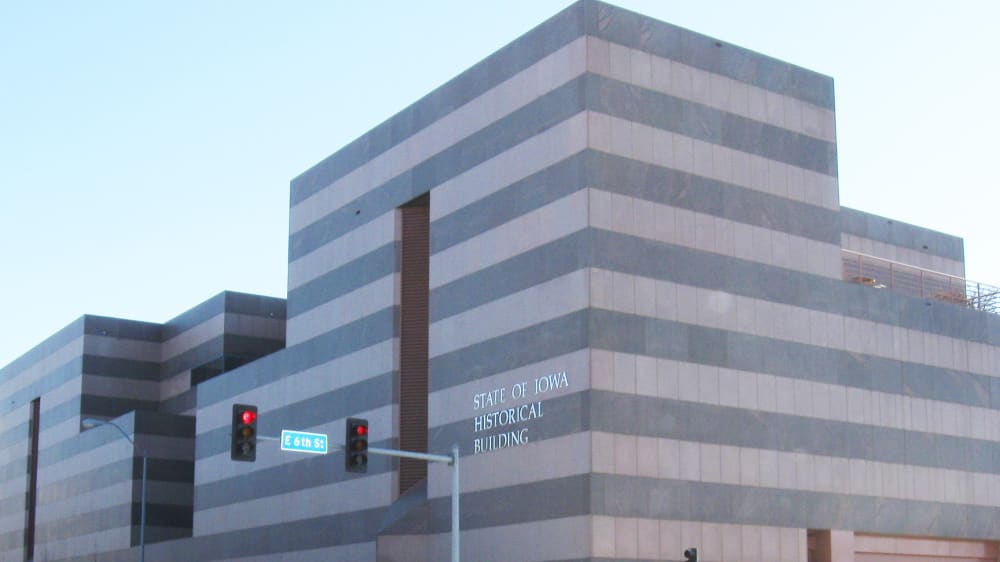 הבניין ההיסטורי של אָיוֹוָה