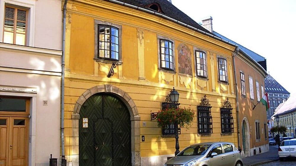 טאנצ׳יץ׳ מיהאי אוּצָה