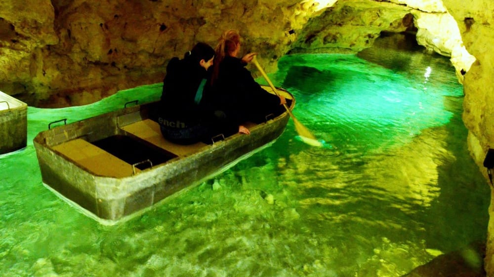 האגם התת־קרקעי של טאפּוֹלצָה