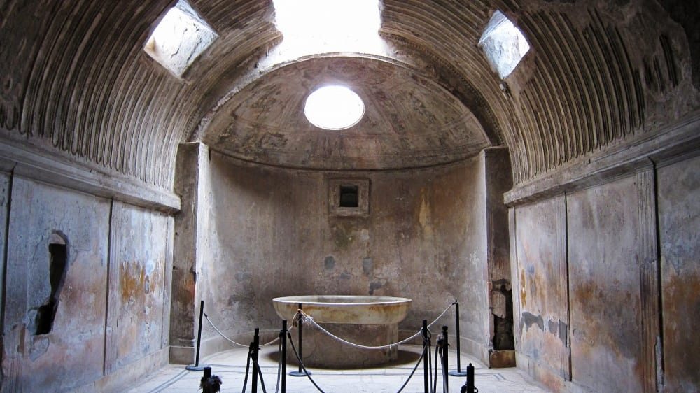 חדר המים החמים במרחצאות הפורום