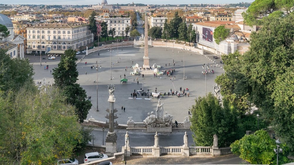 תצפית מטרָזָה דֶל פּינצ'וֹ על פיאצה דֶל פּוֹפּוֹלוֹ ומעבר לה