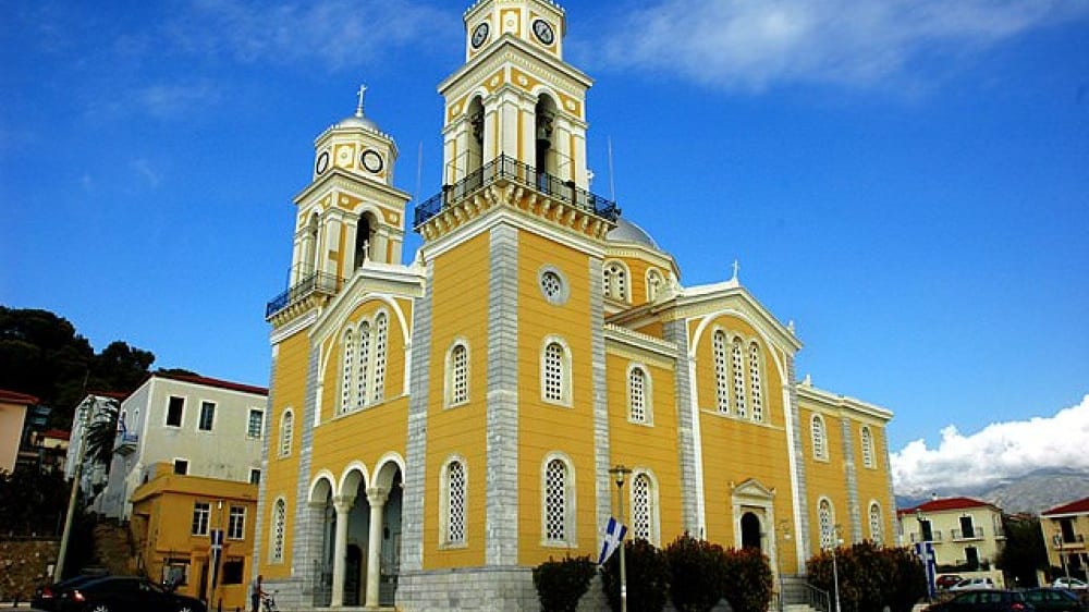 הכנסייה המטרופוליטנית של יִפאפָנְטי בקָלָמָטָה